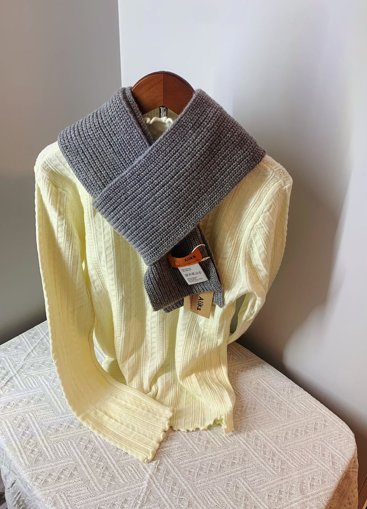 Lucia Scarf
