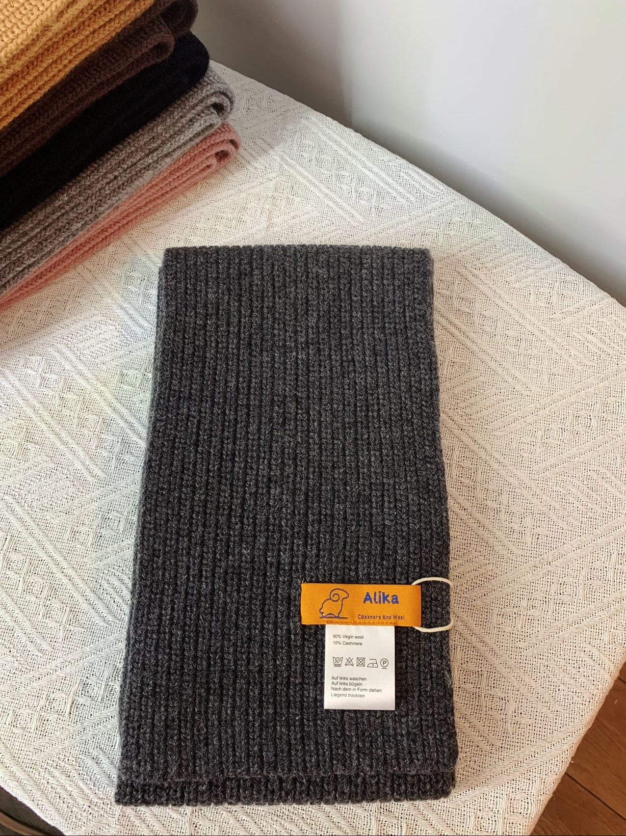 Lucia Scarf